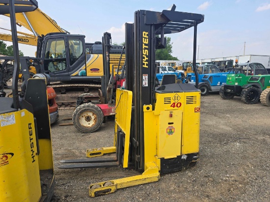KOMATSU FG30-7 FORKLIFT SN:70204, powered by LP engine, equipped with OROPS, 6,000lb lift capacity.