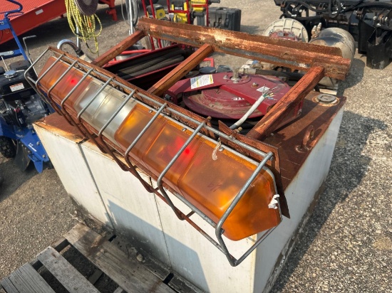 TRUCK LIGHT BAR SUPPORT EQUIPMENT