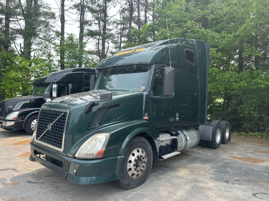 2015 VOLVO VNL TRUCK TRACTOR VN:4V4NC9EH5FN177885 powered by Volvo D13 diesel engine, equipped with