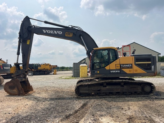 2019 VOLVO EC300EL HYDRAULIC EXCAVATOR SN:312686 powered by diesel engine, equipped with Cab, air,