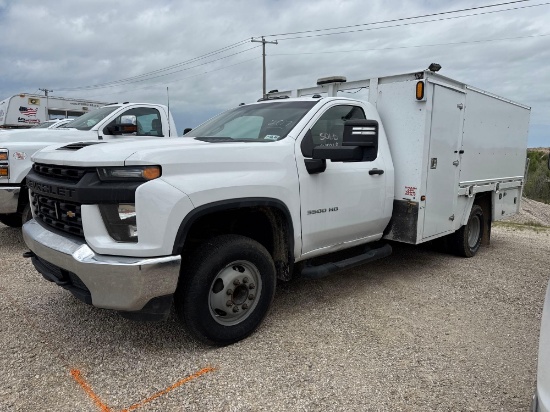 2021 CHEVY 3500 TIRE UTILITY TRUCK VN:1GB3WRE74MF178510 powered by 6.6L gas engine, equipped with