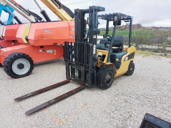 2018 CAT DP30N5 FORKLIFT SN:AT4G00532 powered by diesel engine, equipped with OROPS, 6,000lb lift