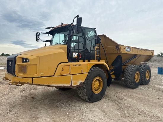 2020 CAT 725 ARTICULATED HAUL TRUCK SN:3T900177 6x6, powered by Cat diesel engine, equipped with