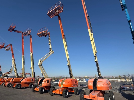 JLG 400S BOOM LIFT SN:112576 4x4, powered by diesel engine, equipped with 40ft. Platform height,