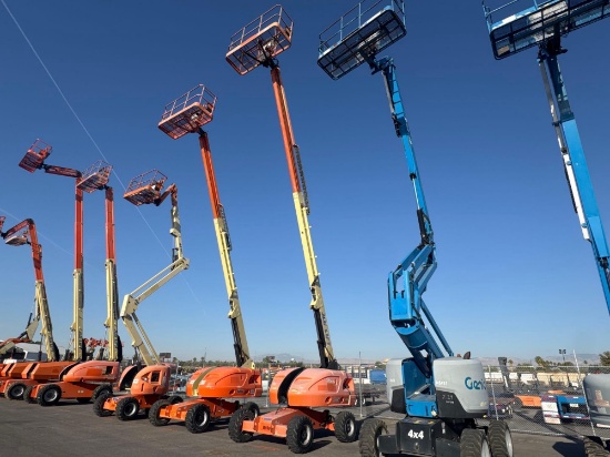 JLG 400S BOOM LIFT SN:111534 4x4, powered by diesel engine, equipped with 40ft. Platform height,