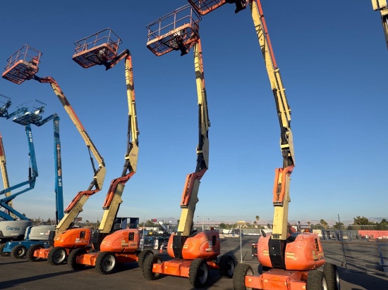 JLG 600AJ BOOM LIFT SN:300165578 4x4, powered by diesel engine, equipped with 60ft. platform height,