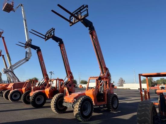 SKYTRAK 8042 TELESCOPIC FORKLIFT SN:160070133 4x4, powered by diesel engine, equipped with OROPS,