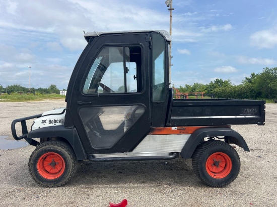 BOBCAT 2200 UTILITY VEHICLE SN:520694 4x4, powered by diesel engine, equipped with EROPS, hydraulic