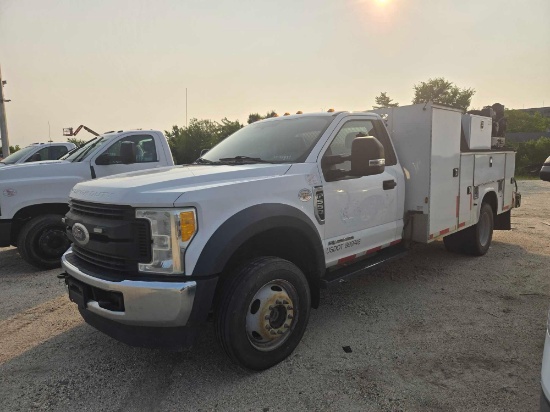 2017 FORD F550 SERVICE TRUCK VN:1FDUF5HT6HDA03514 4x4, powered by diesel engine, equipped with
