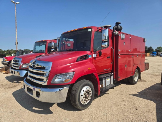 2019 HINO 268 SERVICE TRUCK VN:5PVNJ8JG0K4S50170 powered by Hino J08E turbo diesel engine, 260hp,