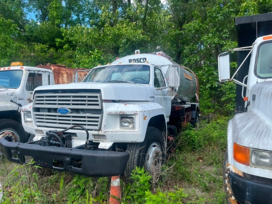 1994 FORD F800 VN:1FDXK74C7RVA17203 equipped with automatic transmission, Rosco Maximizer II Tack