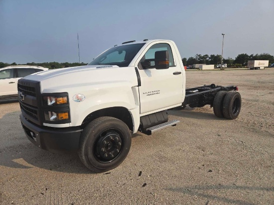 NEW UNUSED CHEVY 4500 CAB & CHASSIS powered by V8 5.2L turbo diesel engine, equipped with automatic