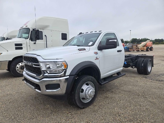 NEW UNUSED RAM 5500 CAB & CHASSIS 4x4, powered by Cummins 6.7L I6 turbo diesel engine, equipped with