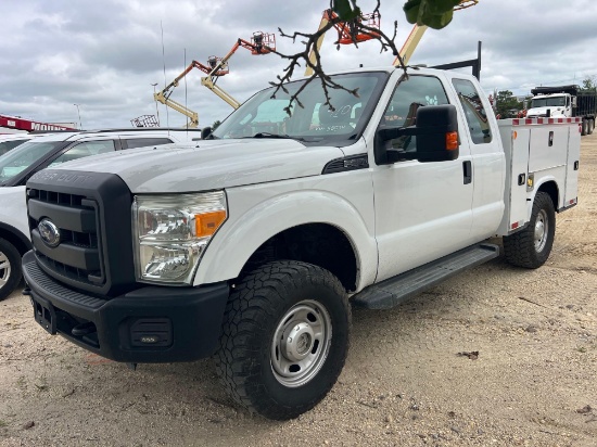 2015 FORD F250 UTILITY TRUCK VN:C58074 4x4, powered by gas engine, equipped with automatic