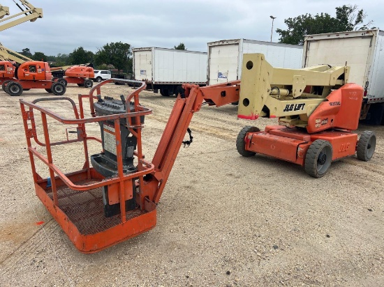 JLG E450AJ ELECTRIC BOOM LIFT SN:0300180540 electric powered, equipped with 45ft. Platform height,
