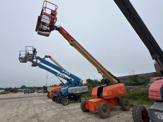 JLG 600S BOOM LIFT SN:13905 4x4, powered by diesel engine, equipped with 60ft. Platform height,