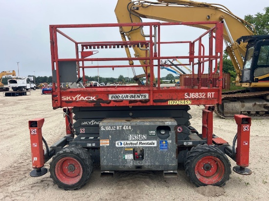 SKYJACK SJ6832RT SCISSOR LIFT SN:14180 4x4, powered by diesel engine, equipped with 32ft. Platform