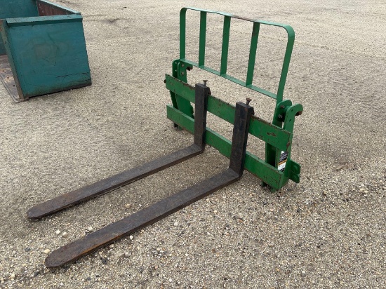 PALLET FORKS TRACTOR ATTACHMENT