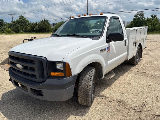 2007 FORD F250XL PICKUP TRUCK VN:1FDNF20507EA51227 powered by 5.4L gas engine, equipped with