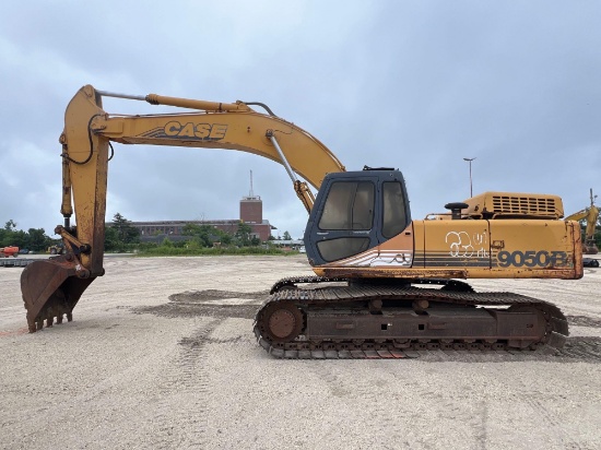 CASE 9050B HYDRAULIC EXCAVATOR SN:501128 powered by diesel engine, equipped with Cab, digging