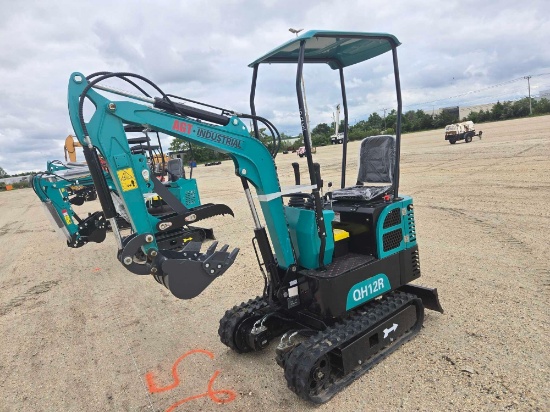 NEW AGT QH12R HYDRAULIC EXCAVATOR SN:3090318 powered by 420cc gas engine, equipped with OROPS,