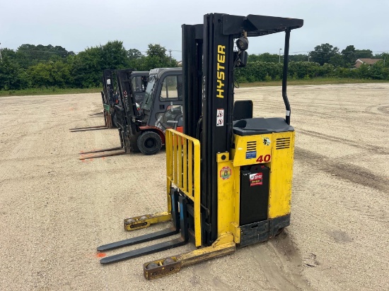 HYSTER N40XMR STAND ON FORKLIFT SN:C470N01836Z(SR1074) electric powered, equipped with OROPS,