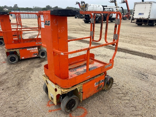 2017 JLG 1230ES SCISSOR LIFT SN:M130002103 electric powered, equipped with 12ft. Platform height,