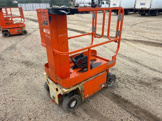 2017 JLG 1230ES SCISSOR LIFT SN:M130001438 electric powered, equipped with 12ft. Platform height,