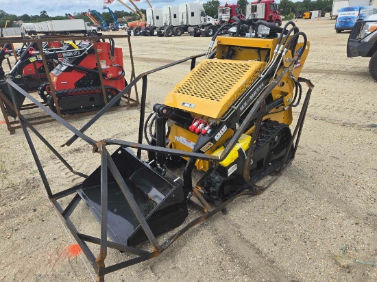 NEW AGT MX-MRT14 MINI TRACK LOADER SN:000306 powered by RATO gas engine, 15HP, GP bucket.
