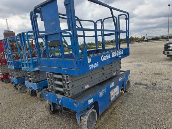 GENIE GS2646 SCISSOR LIFT SN:GS460679449 electric powered, equipped with 26ft. Platform height,