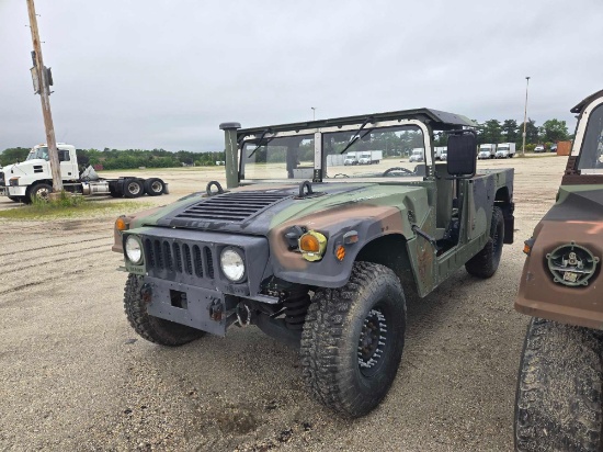 2007 AM GENERAL M1152 HMMWV MILITARY TRUCK VN:251207 3 Door Soft Top w/ Truck Body, Sold with NJ