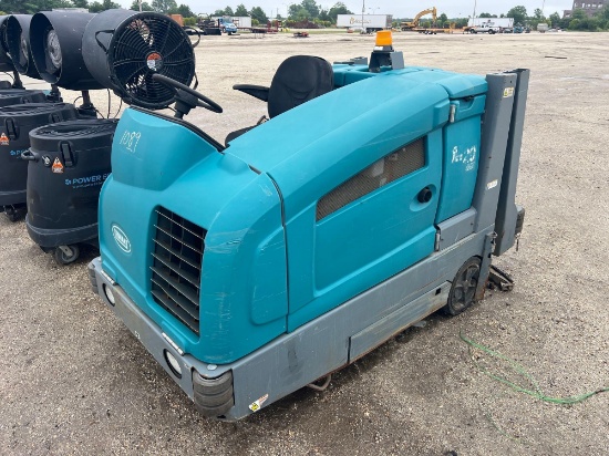 TENNANT M20 FLOOR SCRUBBER SUPPORT EQUIPMENT