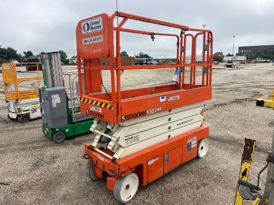 2019 SNORKEL S3226E SCISSOR LIFT SN:S3226E-04-190100812 electric powered, equipped with 26ft.