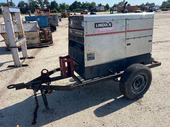 LINCOLN VANTAGE 500 WELDER 1,700 hours.