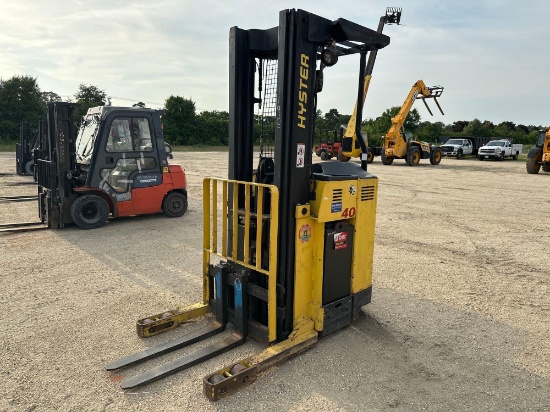 HYSTER N40XMR STAND ON FORKLIFT SN:C470N01836Z(SR1074) electric powered, equipped with OROPS,