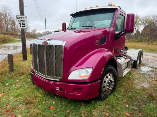 2016 PETERBILT 579 TRUCK TRACTOR VN:1XPBDP9X9GD322238 powered by Paccar MX-13 diesel engine, 455hp,