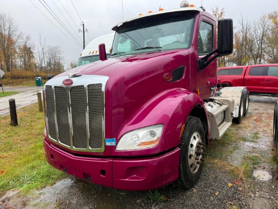 2016 PETERBILT 579 TRUCK TRACTOR VN:1XPBDP9X5GD322236 powered by Paccar MX-13 diesel engine, 455hp,
