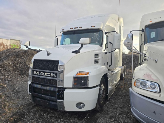 2019 MACK AN64T TRUCK TRACTOR VN:1M1AN4GY5KM002895 powered by Mack MP8-445C diesel engine, equipped