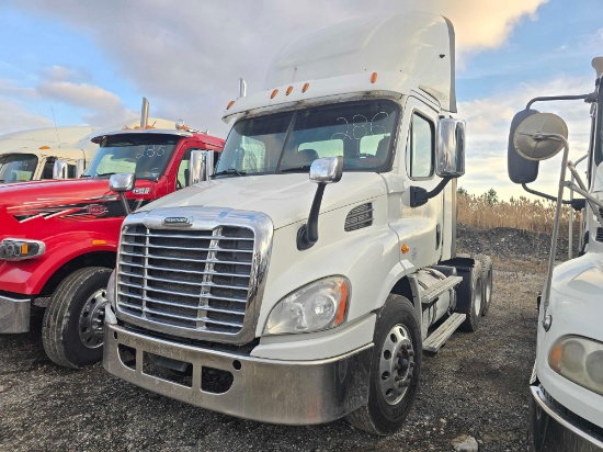 2015 MACK CHU613 TRUCK TRACTOR VN:1M1AN07Y9FM020346 powered by Mack MP8 diesel engine, 445hp,