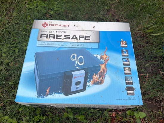 FIRST ALERT 2013F .17 CU FT FIRE AND WATER PROOF SAFE NEW SUPPORT EQUIPMENT