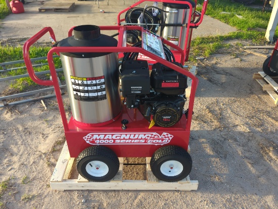 NEW EASY KLEEN MAGNUM GOLD PRESSURE WASHER powered by gas engine, equipped with 4000PSI, 12Volt,