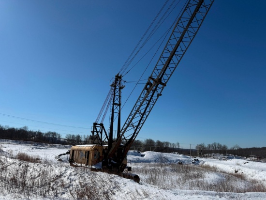 LIMA 2400A CRAWLER DRAGLINE powered by V8 diesel engine, equipped with 2-cylinder gas pony motor,