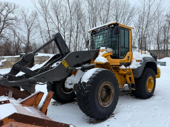 2017 VOLVO L120H RUBBER TIRED LOADER SN:632073 powered by Volvo diesel engine, equipped with EROPS,