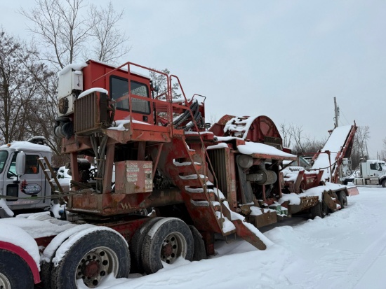 MORBARK TUB GRINDER powered by Cat C27-1050hp diesel engine, equipped with hydraulic folding