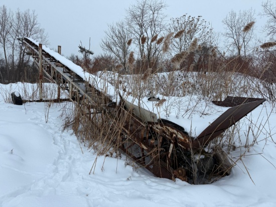 WHITIG 60FT. RADIAL STACKER CONVEYORS & STACKER hydraulic powered, new magnetic head pulley, new