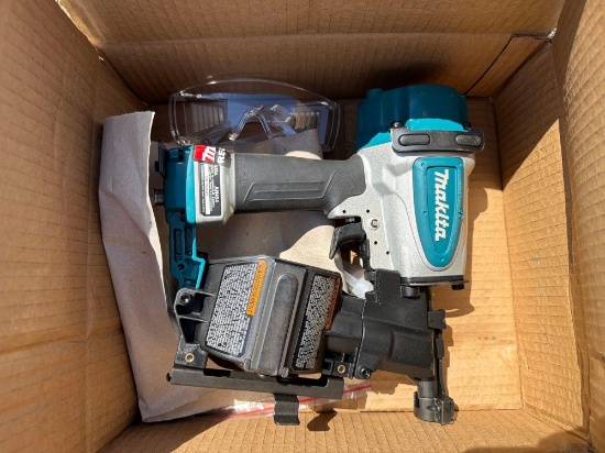 MAKITA NAILER