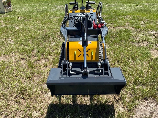 NEW SDLANCH SSL60 MINI TRACK LOADER powered by gas engine, equipped with auxiliary hydraulics,
