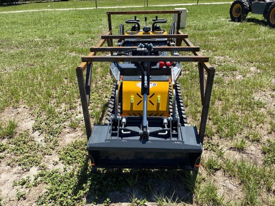 NEW SDLANCH SSL60 MINI TRACK LOADER powered by gas engine, equipped with auxiliary hydraulics,