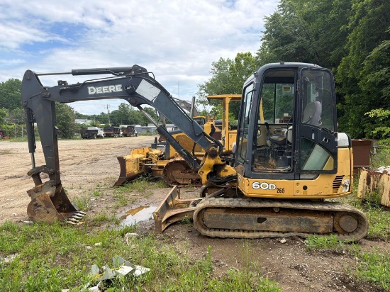JOHN DEERE 60D HYDRAULIC EXCAVATOR SN:1FF060DXHCG281675 powered by John Deere diesel engine,