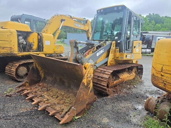 JOHN DEERE 605C CRAWLER LOADER SN:LU605CX009644 powered by John Deere diesel engine, equipped with